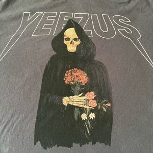 Large YEEZUS T shirt rare (measurements in description)